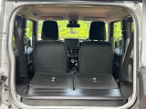 普段のお買い物や通勤、送迎等に十分な荷室スペースを確保しております。セカンドシートを倒すと、大きな荷物の積載も可能です♪