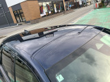 目立つキズ凹み等はありませんが、中古車という商品の特性ルーフには子キズや塗装しみがあります