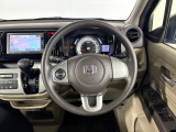 運転しやすいインパネ周りです。見やすいレイアウトで快適なドライブをサポートします。