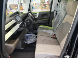 中古車にもボディーコーティング施工できます。一度ボディを磨いてから施工しますので、光沢のある綺麗な状態でお乗りいただけます。お気軽にご相談下さい。
