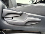 シートアジャスター付きなので、運転席シートの上下の調整も可能☆