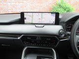 マツダコネクトの12.3インチワイドセンターディスプレイです。『Android Auto』『Apple CarPlay』や独自のコネクテッドサービスに対応したインターフェイスシステムです。