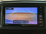 後方駐車が苦手な方も安心のバックカメラを装備!(^^♪運転席から見えにくい部分をナビの画面に映して、安全に操作が出来ます。
