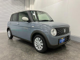 車内は内装デザインやインテリアがお部屋のような落ち着きのある空間