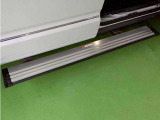 左側電動サイドステップ
