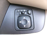 ドアミラーの鏡面の調節、格納は運転席からすべて操作できます!