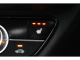 運転席と助手席に温度調整があるシートヒーターを装備しております。寒い朝はクルマに乗り込んですぐにシートヒーターを作動させれば温かさが広がり快適なドライブが始まります。