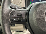 ステアリングにオーディオ操作スイッチが付いています。オーディオ画面に直接タッチしなくても操作が出来ますので、運転に集中できます。