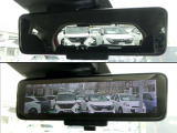 車両後方のカメラ映像をミラー面に映し出して、いつでもクリアな後方視界を確保する、インテリジェントルームミラー!