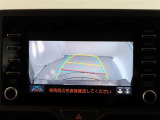 バックガイドモニターで、後方を確認しながら安心して駐車することができます。運転初心者も熟練者も必須の機能ですよ!