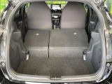 普段のお買い物や通勤、送迎等に十分な荷室スペースを確保しております。セカンドシートを倒すと、大きな荷物の積載も可能です♪