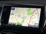 ●純正ナビ:一体感のあるナビは、高級感ある車内を演出してくれます。オーディオ機能も充実しておりますので、運転もより楽しめます♪