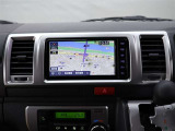 【T-Connectナビ 7インチモデル】地デジ・DVD・CD・SD・Bluetoothが使用できます。