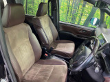運転席シート廻りは使用感も少なく、良好な状態となっています。丁寧に使われていたことがよくわかりますね。