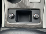 運転席・助手席はシートヒーターが付いています。