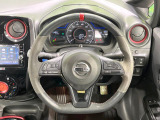 【純正革巻きステアリング】上質な革を使用することで、手にしっかり馴染みとても運転しやすいハンドルです♪