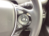 Hondaセンシングの機能のひとつ、アダプティブクルーズコントロール付!アクセルから足を離しても設定したスピードと前車との車間を保ち走行してくれます!車線維持もアシスト☆高速道路で疲労軽減ですね☆