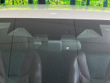 【アイサイトVer2】前方の車両等を検知し、衝突しそうな時は警報で注意を促し、ブレーキを踏む力をサポート。ブレーキを踏めなかった場合は衝突被害軽減ブレーキが作動、衝突回避をサポートします。
