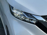 LEDヘッドランプ仕様。シャープな白光色のLEDランプを採用しました。夜の視界を明るくしてくれます。