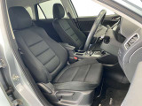 車を運転する際には運転席の存在は欠かせません。しっかりとチェックしたいポイントですね。