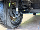 お車を安心してお乗りいただく為には、足回りの定期点検が欠かせません。サービスサポート(有償保証)では無料点検もご提供しており、安心のカーライフをお過ごしいただけるサポート体制が整っています。