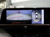 パノラミックビューモニター付きです。車両を上から見たような映像をディスプレイオーディオ画面に表示。運転席からの目視だけでは見にくい、車両周辺の状況をリアルタイムでしっかり確認できます。
