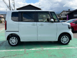 両側パワースライドドア付きで便利!小さなお子様も乗り降り楽々です♪スイッチは運転席にもありますよ!