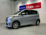 日産ディーラーならではの経験豊富な整備士が、お渡し前にきっちりと車検整備をさせていただいております。またお渡し後1ヶ月もしくは1000kmで、無料の点検整備を実施させていただきます。
