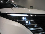 アダプティブLEDヘッドライトシステムです対向車や先行車に照射しないよう自動でハイビームの照射範囲を切り替えます 夜間走行時とても役立ちます