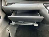 収納もバッチリ!小物が散乱しがちな車内もスッキリさせる事ができますね♪