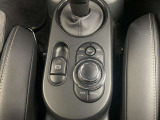車両の詳細、ご質問につきましては、弊社営業スタッフまでお気軽にご連絡下さいませ。遠方のお客様には実車の詳細画像送信も承ります。
