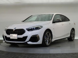 BMWのお車は、走行の安定性とコーナリングの良さを追求し、思い通りにハンドルの操作可能です。試乗車もご用意しておりますので、ぜひ&ldquo;駆け抜ける歓びをご体感ください!