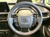 【純正革巻きステアリング】上質な革を使用することで、手にしっかり馴染みとても運転しやすいハンドルです♪