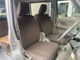 運転席からの視界もよくどなたがお乗りになられても運転しやすい車両になっていますよ