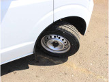 145/80R12 LTタイヤ+スチールホイールです。スタッドレスタイヤや各種オプションのご注文も承っております(^^)!