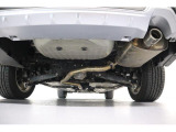下回りもご確認ください。マフラーや足回りの錆のチェックは重要です。この車はきれいな状態です♪