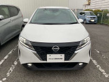 アダプティブLEDヘッドライトシステム&LEDフォグランプ装備です