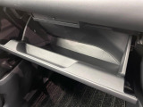 【CD/DVDデッキ】オプションのCD/DVDデッキを搭載。ディスプレイオーディオでエンタメをお楽しみいただけます。