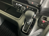 発進時から滑らかに加速する無段階変速のCVTはストップ&ゴーの多い街の中も快適です