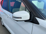 デザイン性だけでなく、ドライバーの巻き込み防止など安全運転をサポート致します!周囲からの視認性にも優れていて安心です!