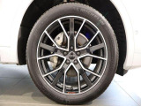 ホイールサイズは20インチとスポーティーなモデルとなっています。
