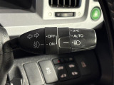 【オートライト(AUTO)】外の明るさをシステムが感知して、自動でヘッドライトが点灯します!ヘッドライトをつけ忘れを防ぐ便利機能です。