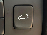 【パワーバックドア】スマートキーや運転席のボタンを押すだけでリアゲートが自動で開閉します!荷物を持っている時や、高い位置にあるバックドアを閉める際に便利な機能です♪