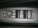 ドアミラーの鏡面の調節、格納は運転席からすべて操作できます!