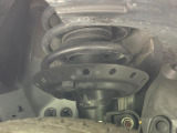 お車を安心してお乗りいただく為には、足回りの定期点検が欠かせません。サービスサポート(有償保証)では無料点検もご提供しており、安心のカーライフをお過ごしいただけるサポート体制が整っています。