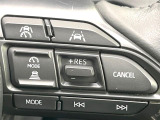 【スマートアシスト】走行中に前方の車両等を認識し、衝突しそうな時は警報とブレーキで衝突回避と被害軽減をアシスト。より安全にドライブをお楽しみいただけます。