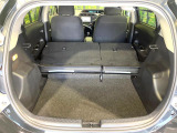 普段のお買い物や通勤、送迎等に十分な荷室スペースを確保しております。セカンドシートを倒すと、大きな荷物の積載も可能です♪