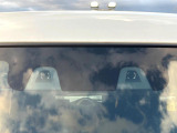 【スズキ セーフティサポート】走行中に前方の車両等を認識し、衝突しそうな時は警報とブレーキで衝突回避と被害軽減をアシスト。より安全にドライブをお楽しみいただけます。