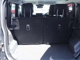 【トランク】積み込みやすくて、たっぷり積める荷室です。乗車人数と荷物の量や大きさによってシートアレンジをすることでより快適なドライブが可能です!