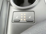 運転席と助手席には寒い時にうれしいシートヒーターが装備されてます。